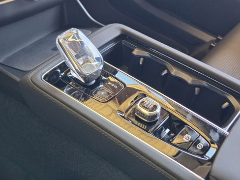 New 2026 Volvo XC90 B6 Ultra image 22