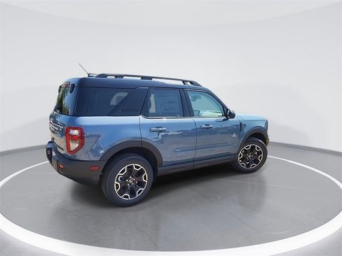 New 2025 Ford Bronco Sport Outer Banks image 8