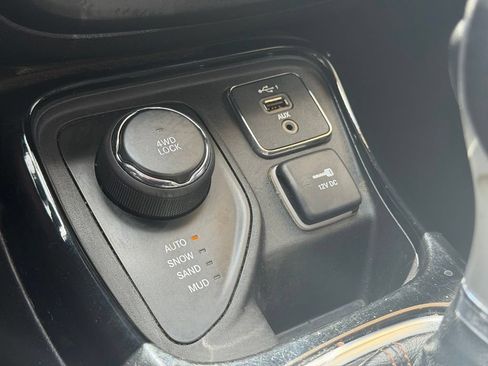 Used 2019 Jeep Compass Limited AWD/4WD image 23