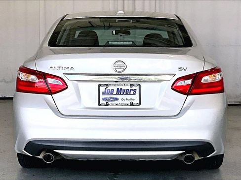Used 2017 Nissan Altima 2.5 SV FWD image 4