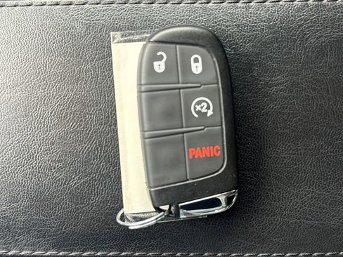 Used 2024 Jeep Compass Latitude image 27