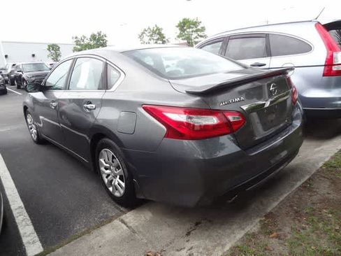 Used 2017 Nissan Altima 2.5 S w/ Power Driver Seat Package FWD image 7