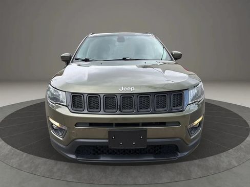 Used 2019 Jeep Compass Latitude AWD/4WD image 2