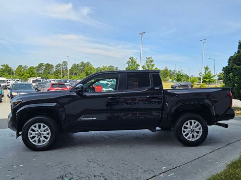 Used 2024 Toyota Tacoma SR5 RWD image 4