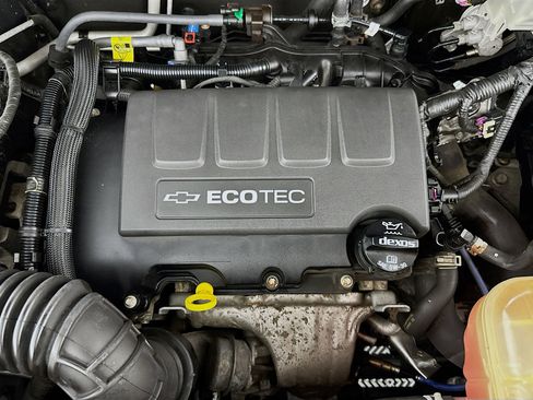 Used 2017 Chevrolet Trax LT w/ LT Convenience Package image 38