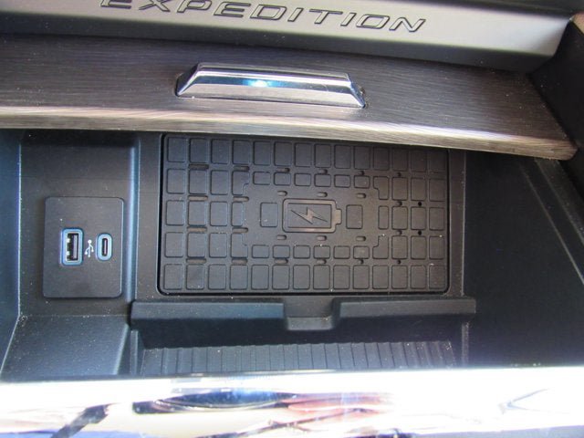 Used 2023 Ford Expedition Limited AWD/4WD image 23