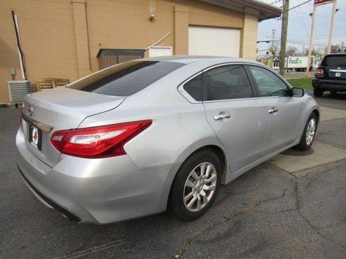 Used 2017 Nissan Altima 2.5 S w/ Power Driver Seat Package FWD image 7