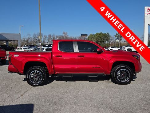 Used 2025 Toyota Tacoma TRD Sport image 6