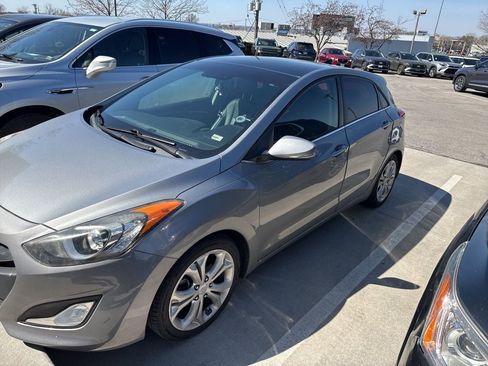 Used 2015 Hyundai Elantra GT w/ Option Group 03 FWD image 1