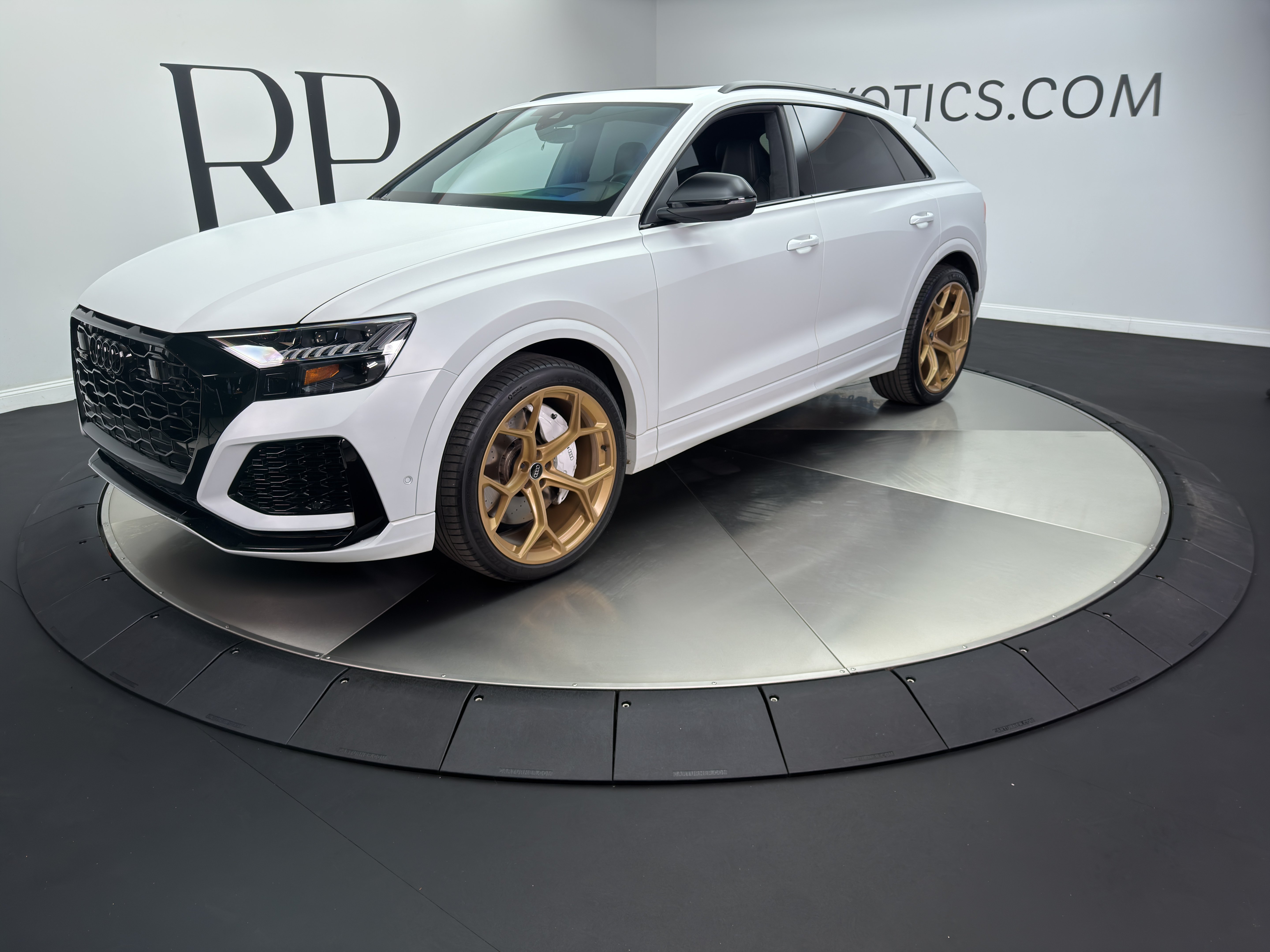 Used 2024 Audi RS Q8 AWD/4WD image 1