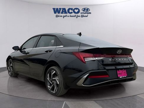 Used 2025 Hyundai Elantra Sport image 7