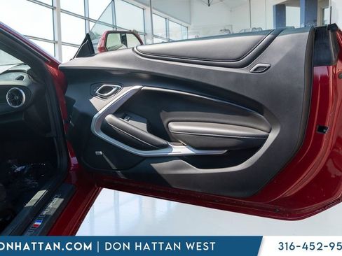 Used 2018 Chevrolet Camaro LT RWD image 21