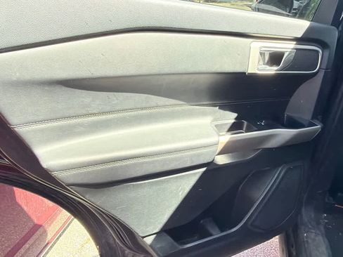 Used 2023 Ford Explorer XLT w/ Equipment Group 202A image 10