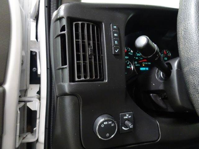 Used 2015 Chevrolet Express 3500 RWD image 15