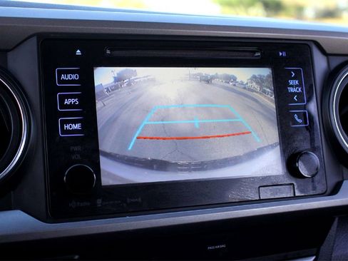 Used 2019 Toyota Tacoma TRD Sport image 16