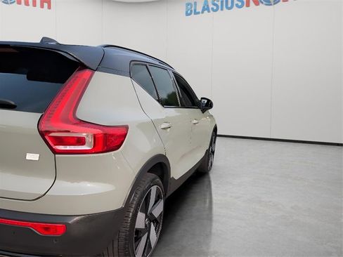 Used 2023 Volvo XC40 Recharge Ultimate w/ Protection Package Premier image 6