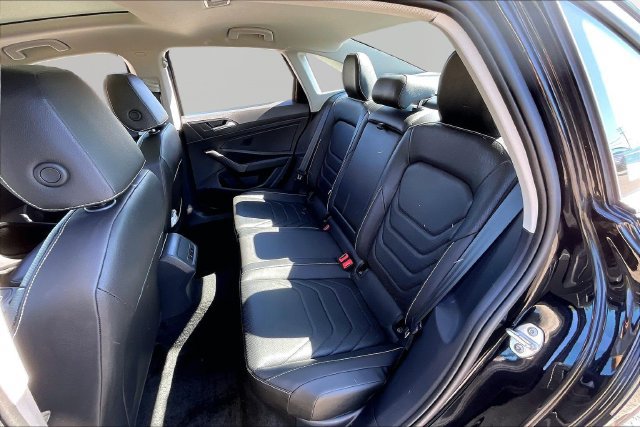 Used 2024 Volkswagen Jetta SEL FWD image 16