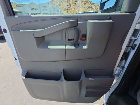 Used 2024 Chevrolet Express 2500 w/ Driver Convenience Package RWD image 21