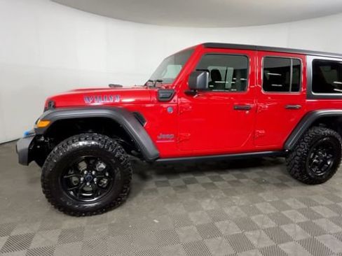 Used 2024 Jeep Wrangler Unlimited AWD/4WD image 10