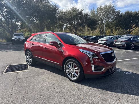 Used 2023 Cadillac XT5 Sportv w/ Technology Package image 2