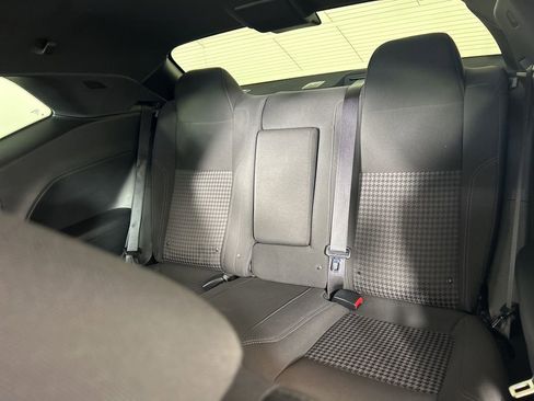 Used 2017 Dodge Challenger R/T image 38