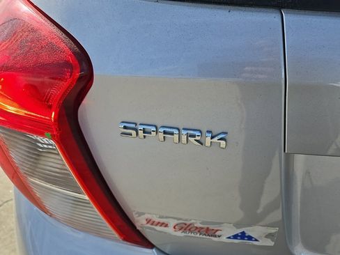 Used 2021 Chevrolet Spark LT image 33