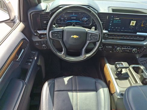 Used 2024 Chevrolet Silverado 1500 High Country w/ Technology Package AWD/4WD image 11