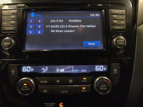 Used 2016 Nissan Rogue SV w/ SV Premium Package AWD/4WD image 25