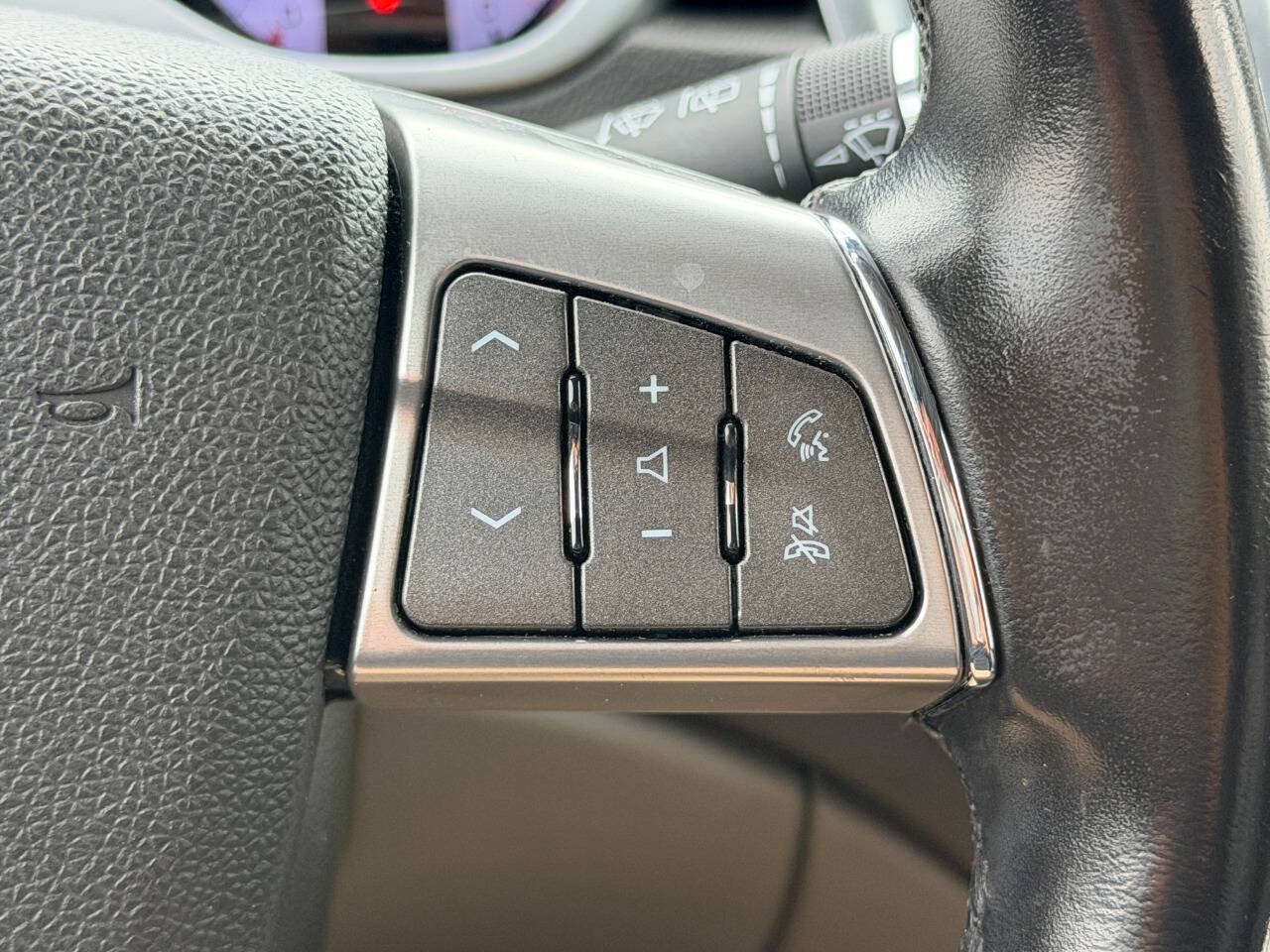 Used 2011 Cadillac SRX 2WD image 28