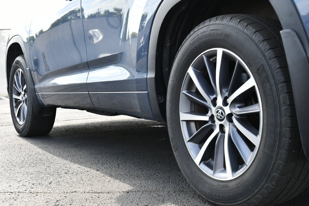Used 2018 Toyota Highlander XLE AWD/4WD image 10