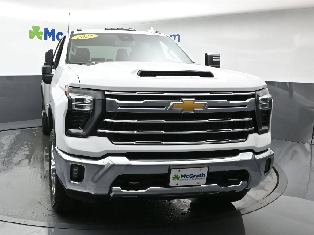 Used 2025 Chevrolet Silverado 2500 LTZ AWD/4WD image 5