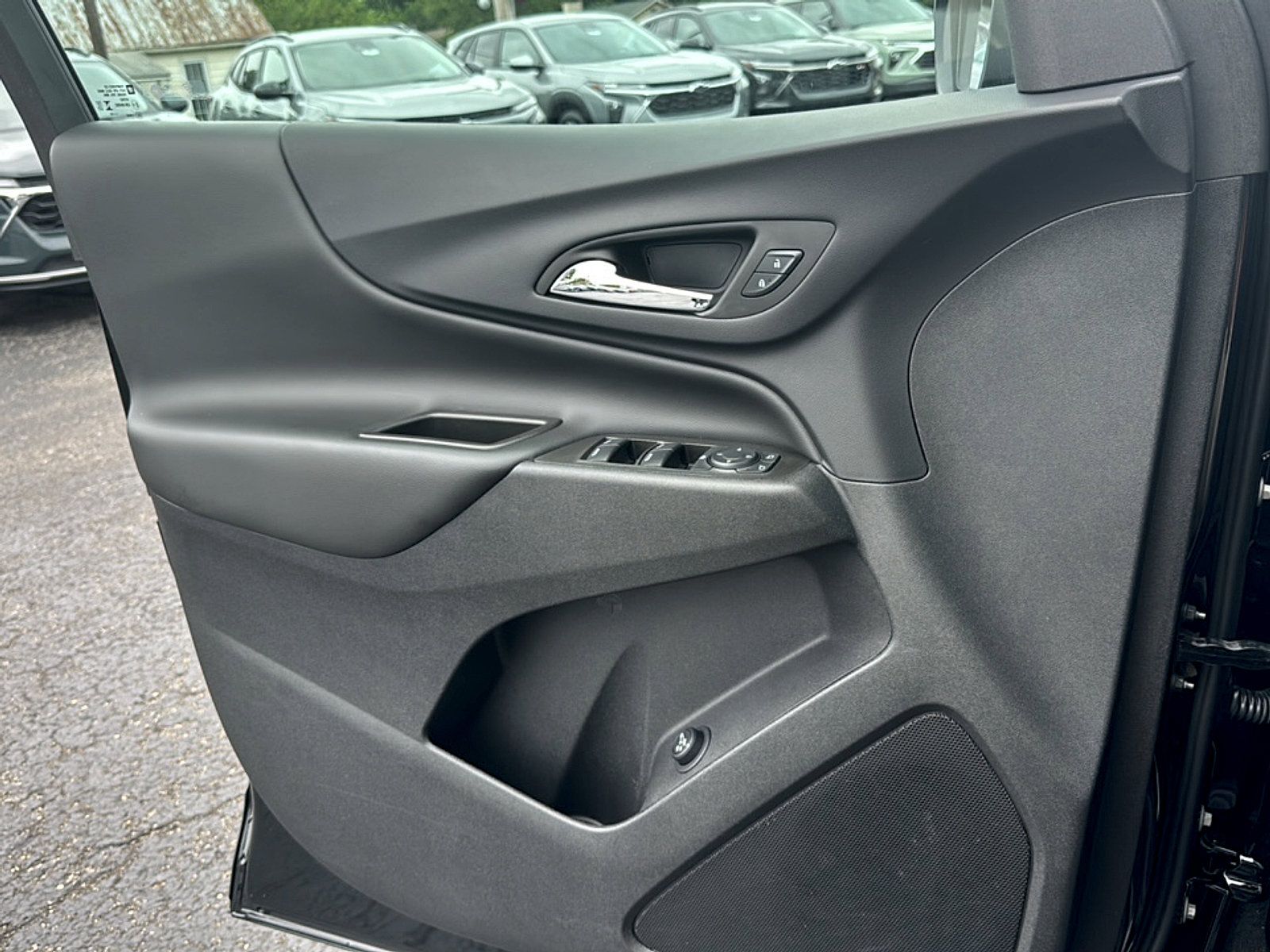 Used 2023 Chevrolet Equinox LT FWD image 14