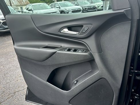 Used 2023 Chevrolet Equinox LT FWD image 14