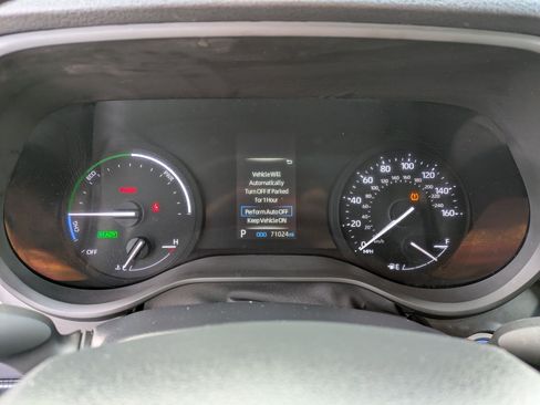 Used 2022 Toyota Sienna XSE image 10