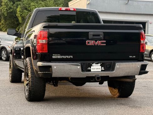 Used 2017 GMC Sierra 1500 SLE w/ SLE Value Package AWD/4WD image 3