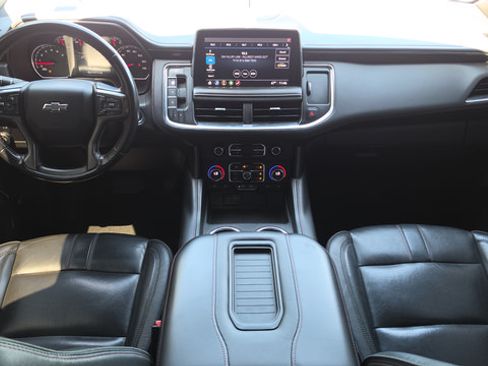 Used 2021 Chevrolet Suburban RST AWD/4WD image 14