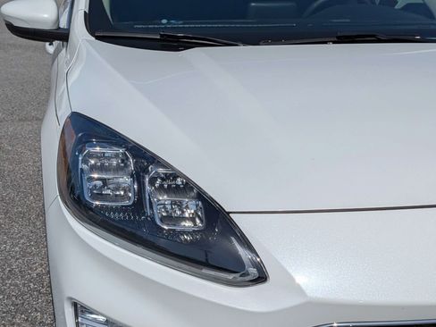 Used 2020 Ford Escape Titanium FWD image 9