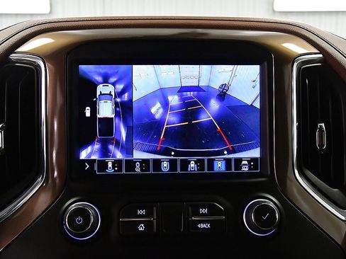 Used 2022 Chevrolet Silverado 3500 High Country w/ Safety Package II image 26