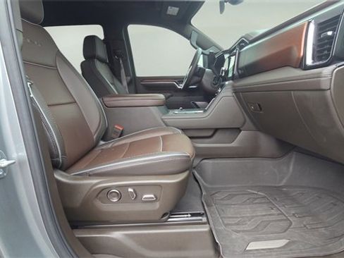 Used 2025 GMC Sierra 2500 Denali image 16