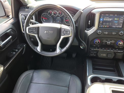 Used 2021 Chevrolet Silverado 1500 LT Trail Boss w/ Convenience Package II image 12