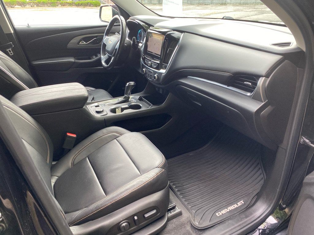 Used 2019 Chevrolet Traverse LT w/ LT Premium Package AWD/4WD image 27