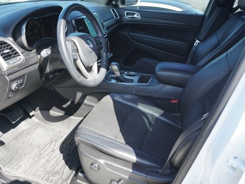 Used 2021 Jeep Grand Cherokee Laredo X AWD/4WD image 7