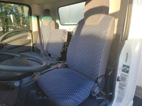 New 2025 Chevrolet Low Cab Forward image 9