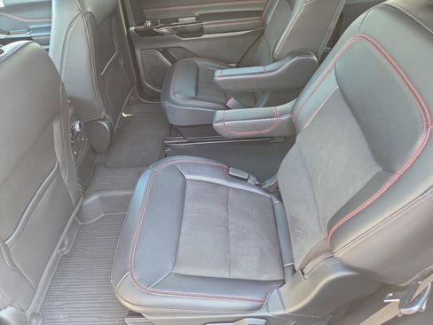 Used 2023 Ford Explorer ST-Line w/ Class IV Trailer Tow Package AWD/4WD image 19