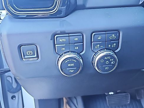 Certified 2024 GMC Sierra 1500 AT4 w/ AT4 Preferred Package AWD/4WD image 25