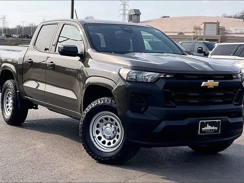 Used 2023 Chevrolet Colorado W/T image 37