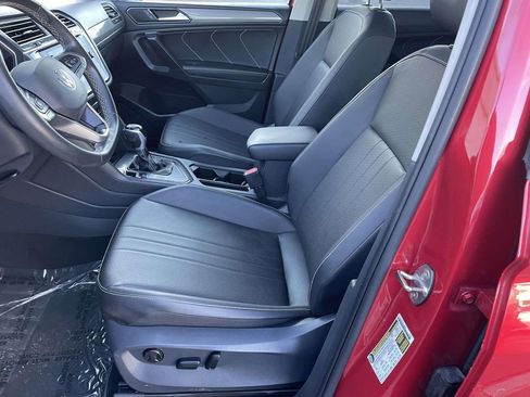 Used 2022 Volkswagen Tiguan SE image 30