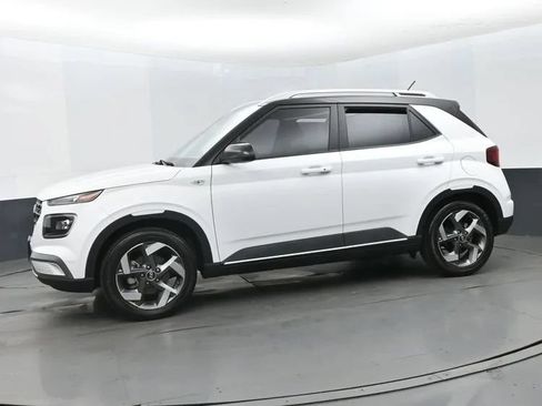 Used 2024 Hyundai Venue Limited FWD image 5