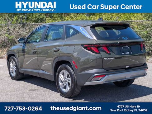 Used 2025 Hyundai Tucson SE FWD image 3