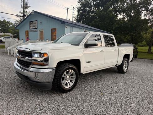 Used 2018 Chevrolet Silverado 1500 LT w/ Texas Edition RWD image 2
